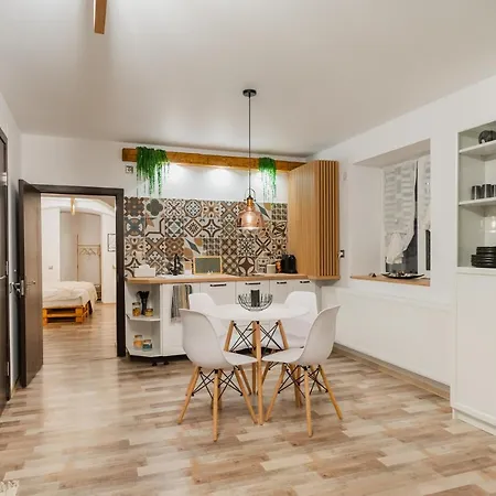 Cozee - In Inima Brasovului Appartamento *