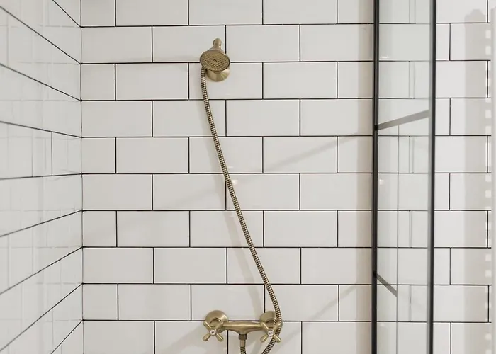 Апартаменти Cozee - In Inima Brasovului Брашов